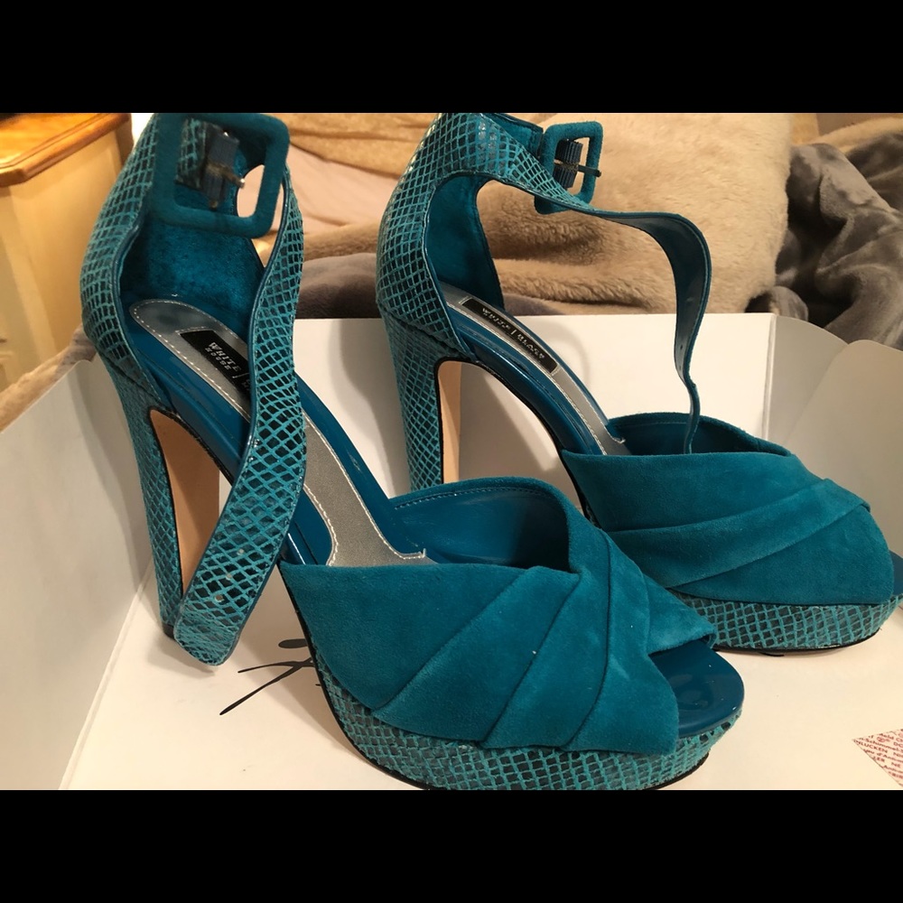 Teal High Heels.   Gorgeous!!